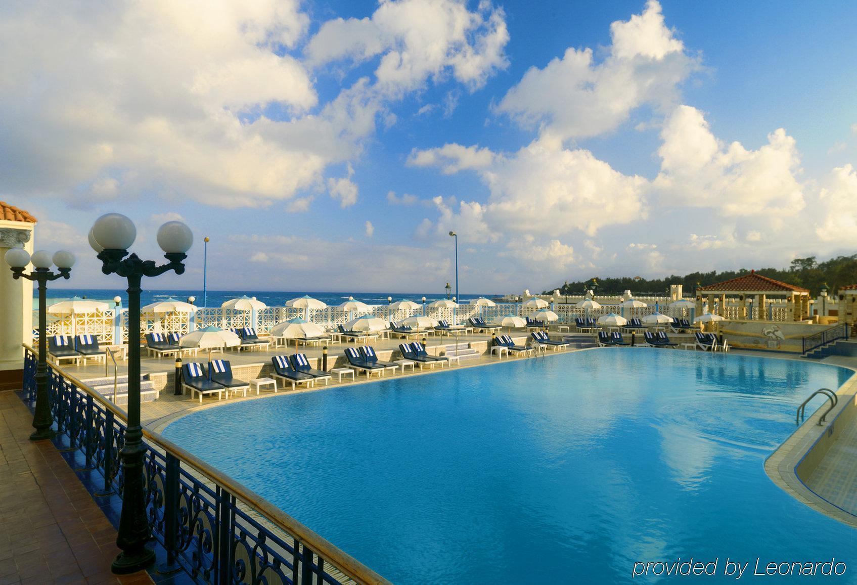 Sheraton Montazah Hotel Αλεξάνδρεια Ανέσεις φωτογραφία The pool at the Grand Hotel